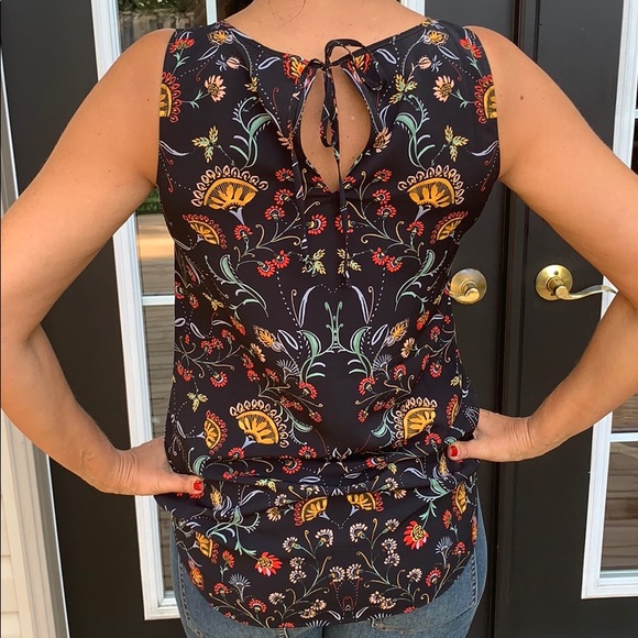 Black Cabi sleeveless top - Picture 2 of 2